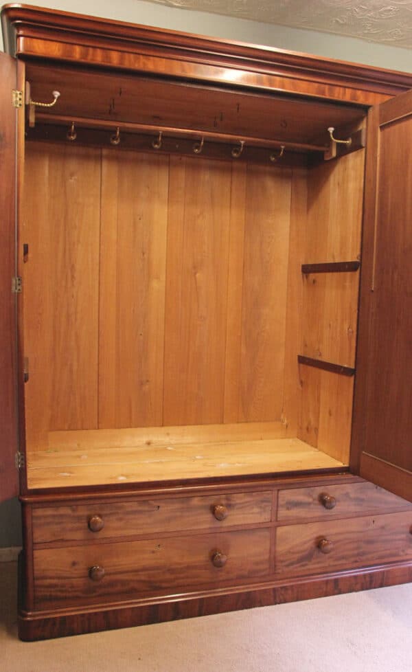 Antique Victorian Mahogany Triple Door Wardrobe - Image 18