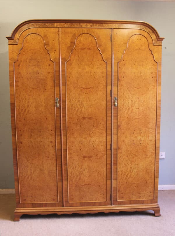 Antique Quality Burr Walnut Triple Wardrobe Antique, Antique Wardrobes 4