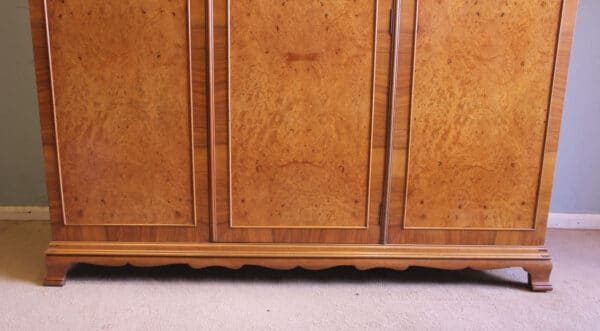 Antique Quality Burr Walnut Triple Wardrobe Antique, Antique Wardrobes 10