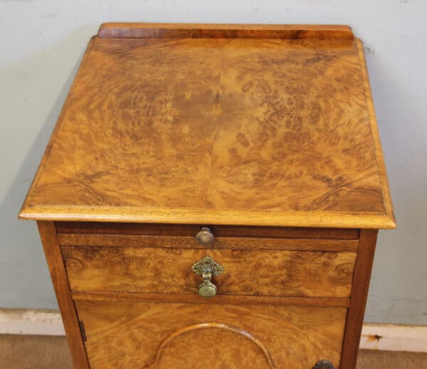 Antique Quality Pair of Burr Walnut Bedside Cabinets - Image 13
