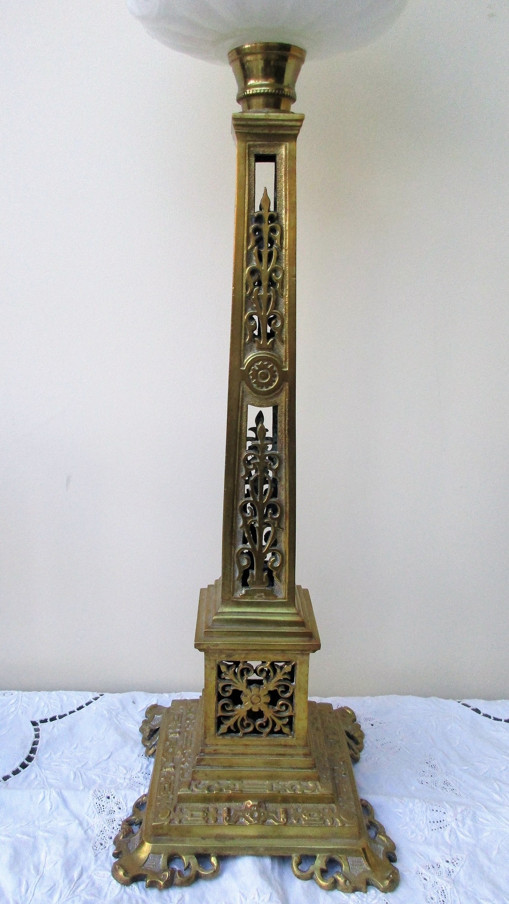 Antique Anglo - French Belle Époque Cast Brass Column Oil Lamp - Antiques  To Buy
