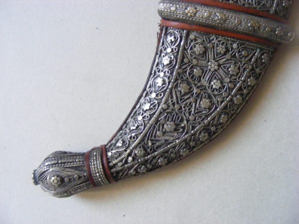 Beautiful silver Jambiya LARGE Wood Handle Steel Blade Omani Saudi Arabia - Image 6