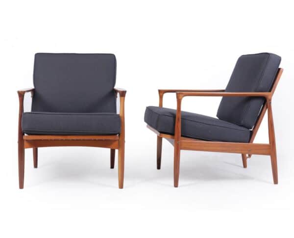 Pair of Walnut Mid Century Danish Armchairs c1960 Antique Chairs 15