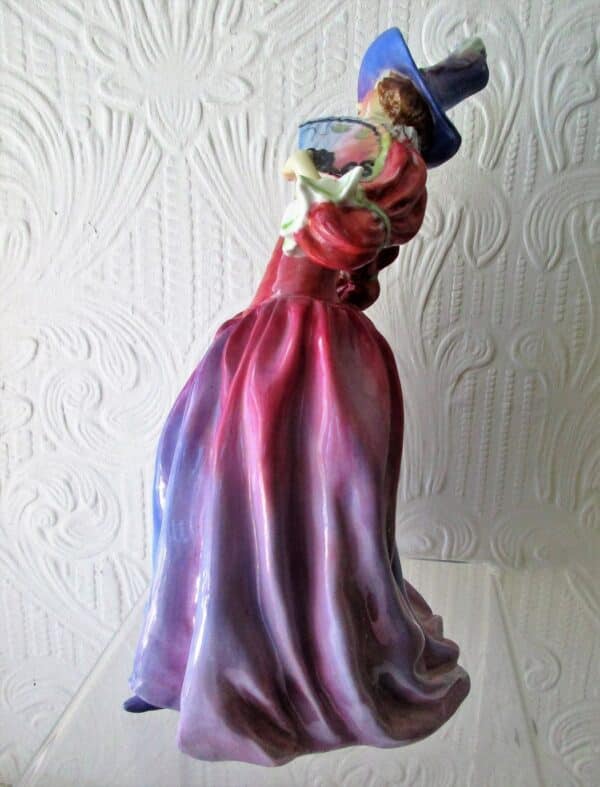 Vintage Royal Doulton English Porcelain Figurine ~ “Mariquita” ~ HN 1837 Figurine Vintage 4