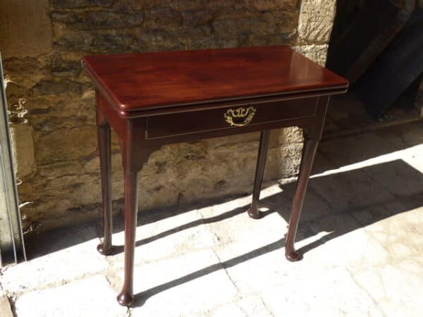 Georgian red walnut tea table circa 1755 Georgian Antique Tables 5