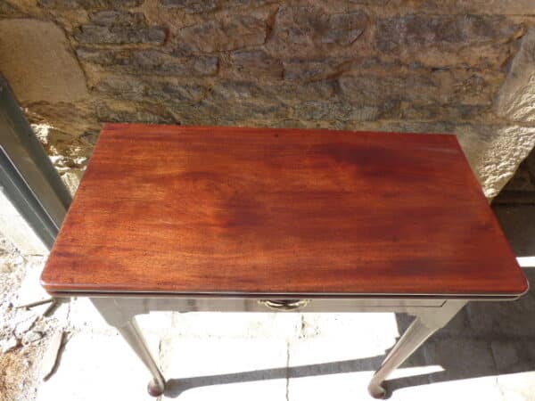 Georgian red walnut tea table circa 1755 Georgian Antique Tables 6