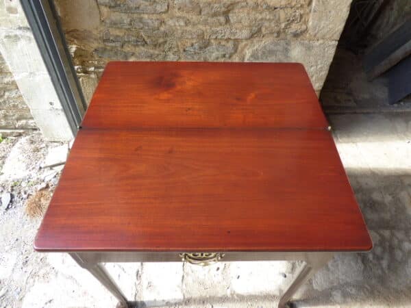 Georgian red walnut tea table circa 1755 Georgian Antique Tables 9