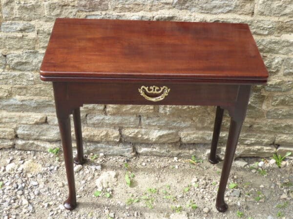 Georgian red walnut tea table circa 1755 Georgian Antique Tables 11