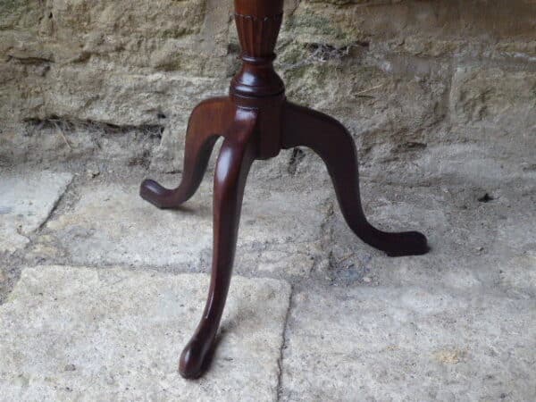 Victorian mahogany tripod table - Image 4
