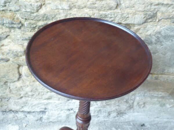 Victorian mahogany tripod table Mahogany Antique Tables 8