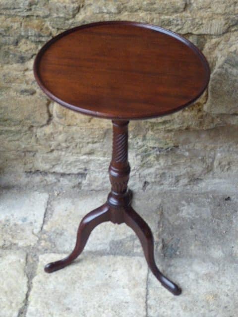 Victorian mahogany tripod table Mahogany Antique Tables 3