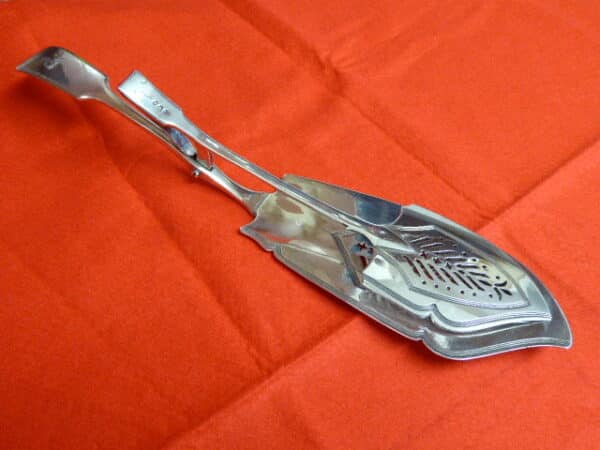 Rare Georgian sterling silver server server Antique Silver 3