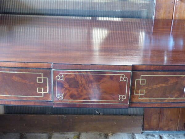 Impressive Regency mahogany brass inlaid sideboard - Image 4
