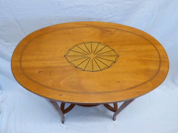 Satinwood occasional table circa 1830 satinwood Antique Tables 5
