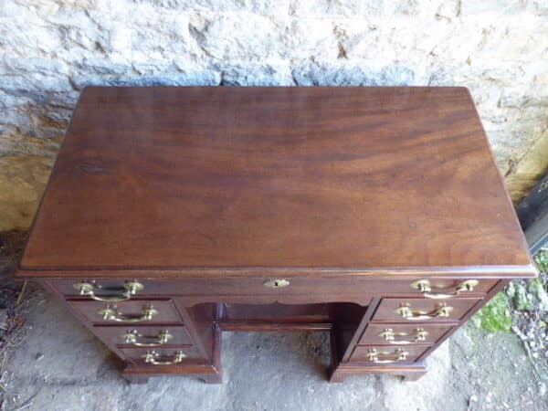 Georgian mahogany knee hole desk circa 1800 - Image 4