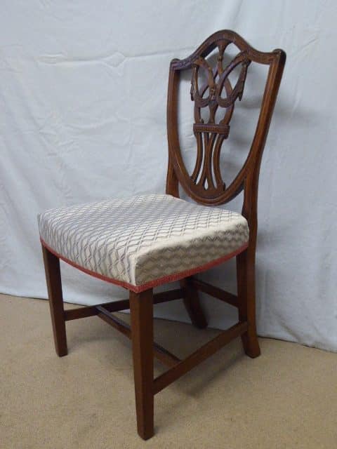 Walnut shield back chair circa 1790 chair Antique Chairs 7