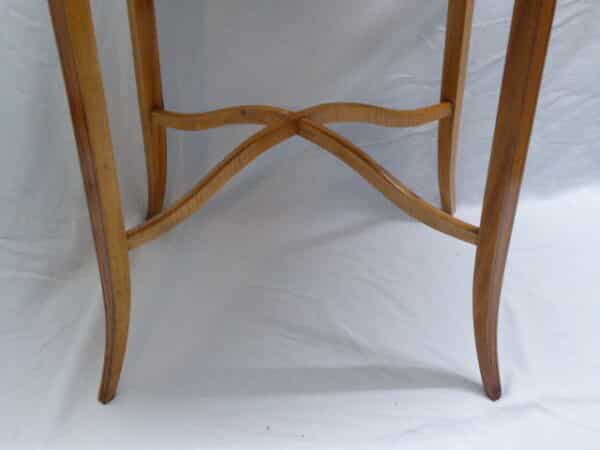 Edwardian satinwood occasional table - Image 3