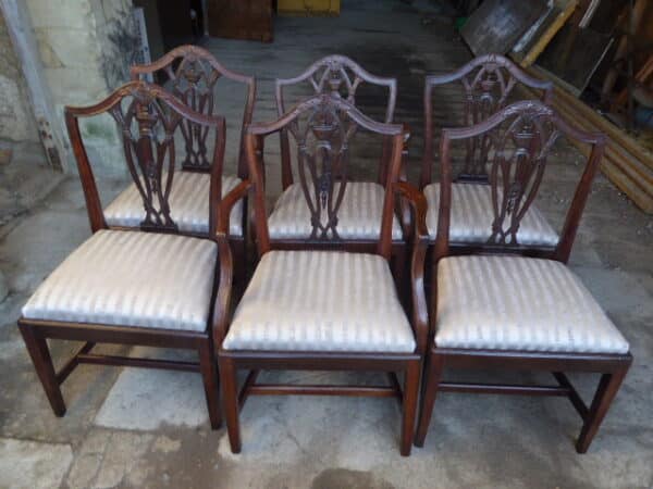 Set of 6 original Hepplewhite dining chairs circa 1780