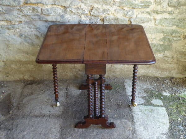 Walnut Sutherland table circa 1860 sutherland table Antique Tables 3