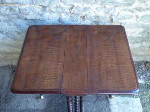 Walnut Sutherland table circa 1860 sutherland table Antique Tables 8