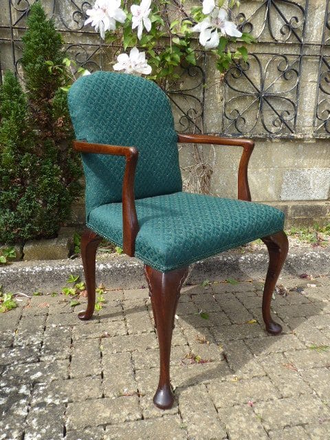 Pair of Victorian walnut armchairs circa 1870 armchairs Antique Chairs 7