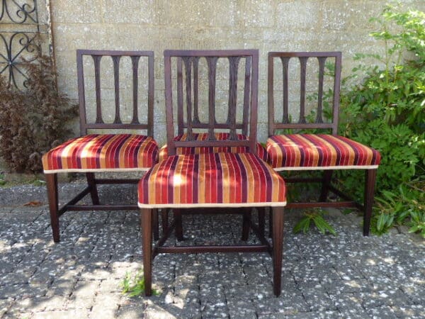 Set of 4 mahogany dining chairs circa 1780