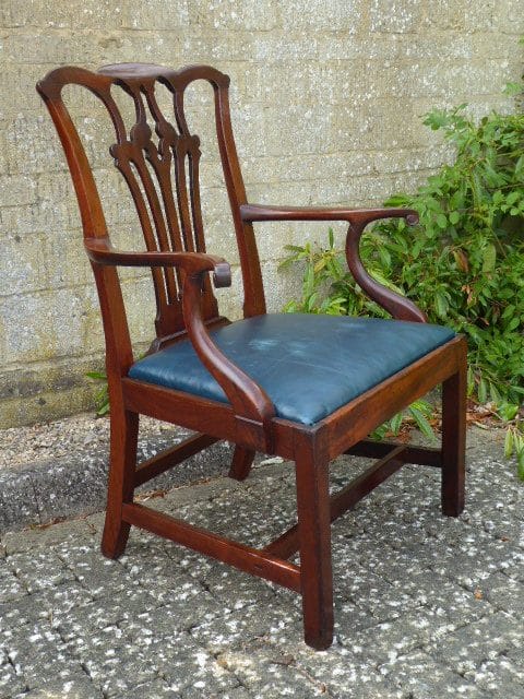 Irish mahogany armchair circa 1750 armchair Antique Chairs 6