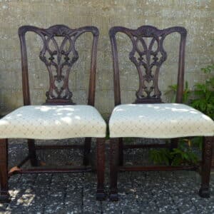 Pair of Chippendale style mahogany chairs chairs Antique Chairs