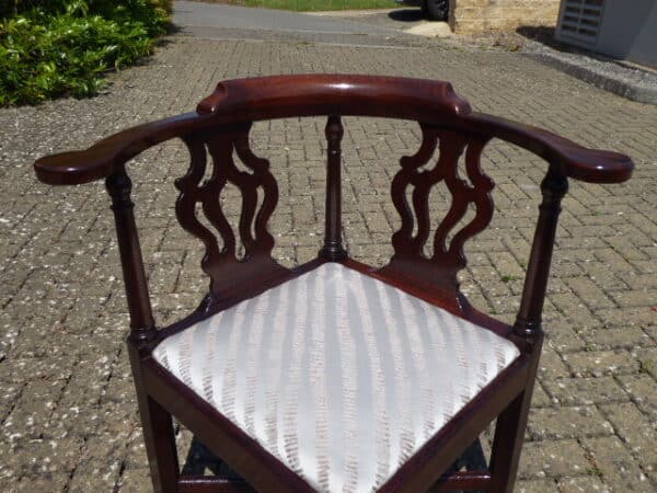 Mahogany corner chair circa 1780 - Image 6