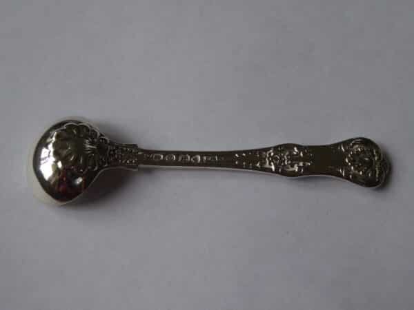 Pair of silver condiment spoons 1833 – Queens pattern condiment spoons Antique Silver 5