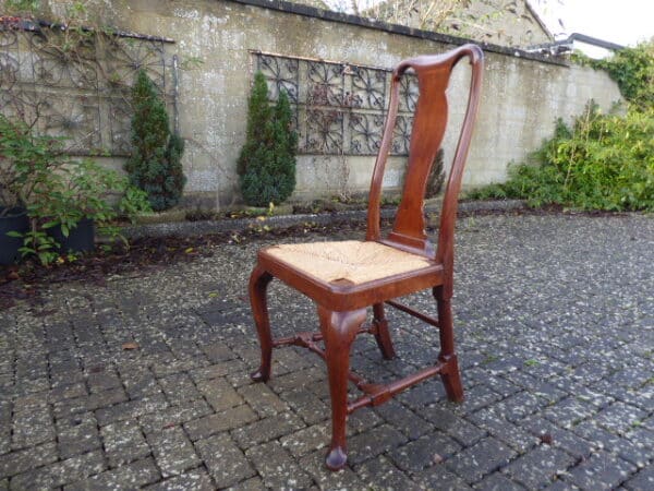 Queen Anne walnut chair - Image 2