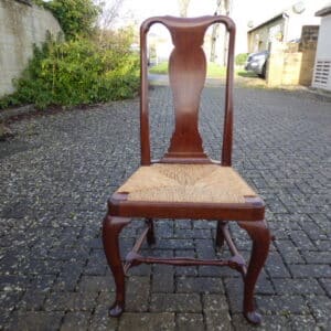 Queen Anne walnut chair chair Antique Chairs