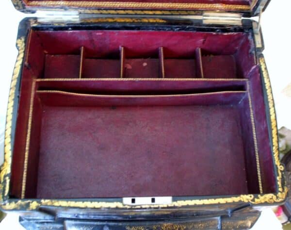 Antique English Victorian Papier-mâché Ladies Jewellery Casket Antique Antique Boxes 10