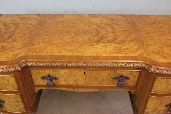 Antique Serpentine Shaped Burr Walnut Side Table Antique Antique Tables 8