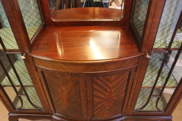Antique Quality Shaped Mahogany Mirror Back Display Cabinet - Image 6