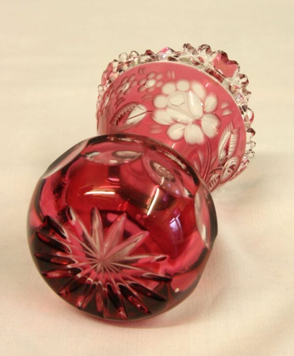 A Pretty Pair of Heavy Cut Glass Ruby Vases - Image 4
