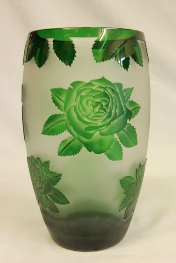 Green Glass Cameo Vase. - Image 4