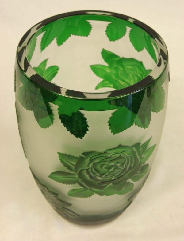 Green Glass Cameo Vase. - Image 3