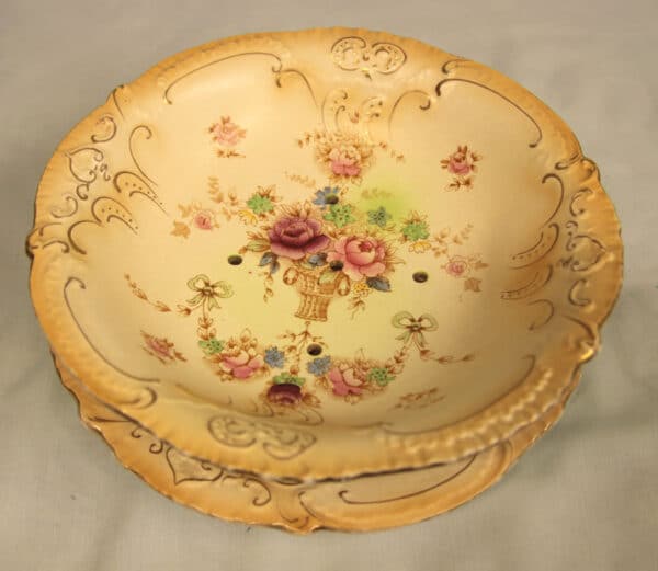 Antique Crown Devon Draining Bowl - Image 2