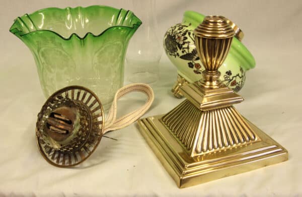 Antique Victorian Green Glass Oil Lamp & Original Frilled Green Shade Antique Antique Lighting 12