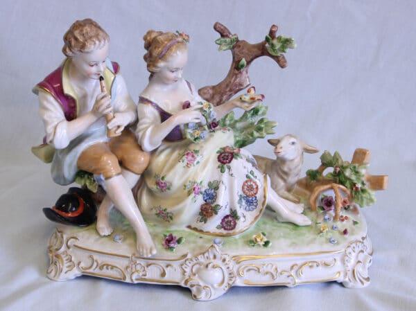 Porcelain Centre Piece. centre piece Antique Ceramics 13