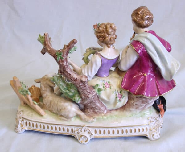 Porcelain Centre Piece. - Image 7