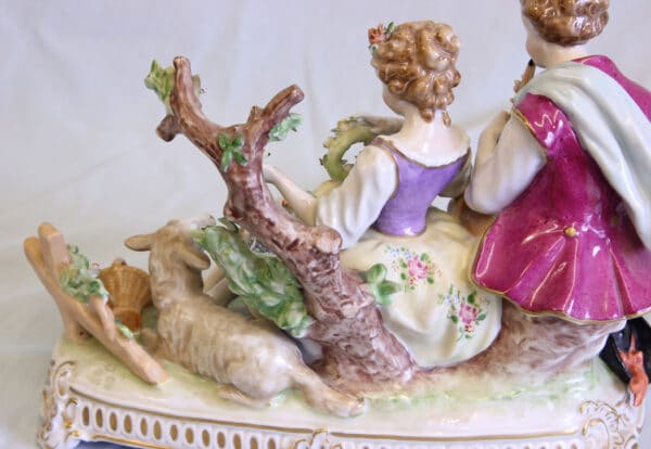 Porcelain Centre Piece. centre piece Antique Ceramics 11