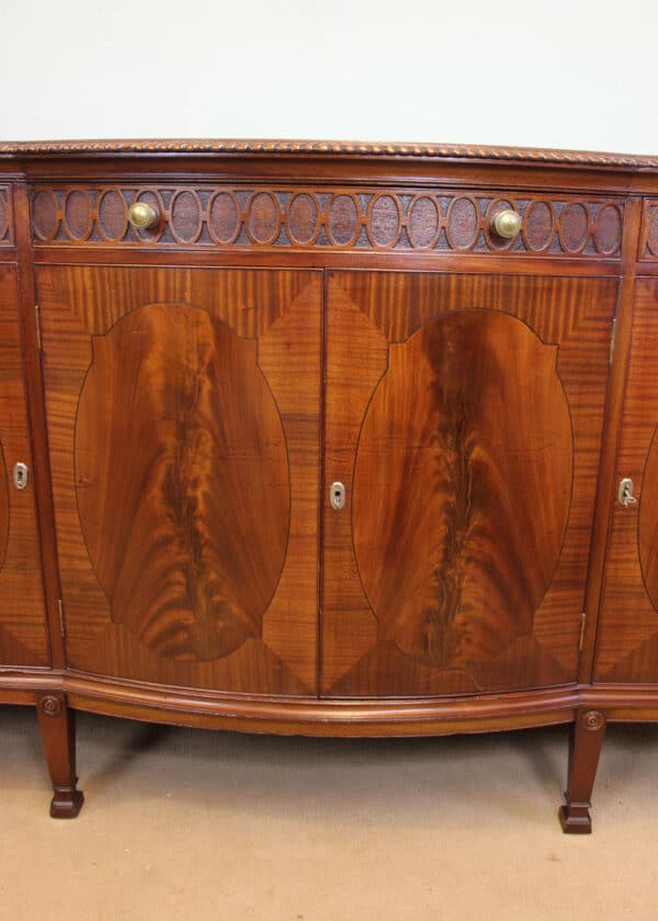 Mahogany Bow Front Georgian Style Sideboard Base. - Image 2