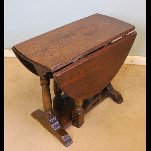 Antique Oak Drop Leaf Gate Leg Occasional Table