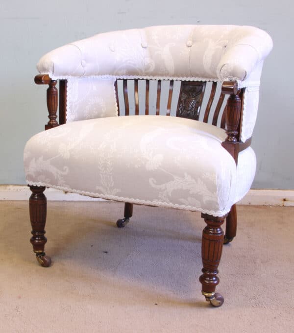 Antique Late Victorian Walnut Tub Chair - Image 3