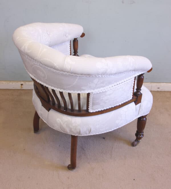Antique Late Victorian Walnut Tub Chair - Image 4