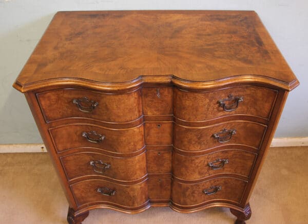 Antique Burr Walnut Serpentine Front Chest of Drawers Antique, Antique Chest Of Drawers 12