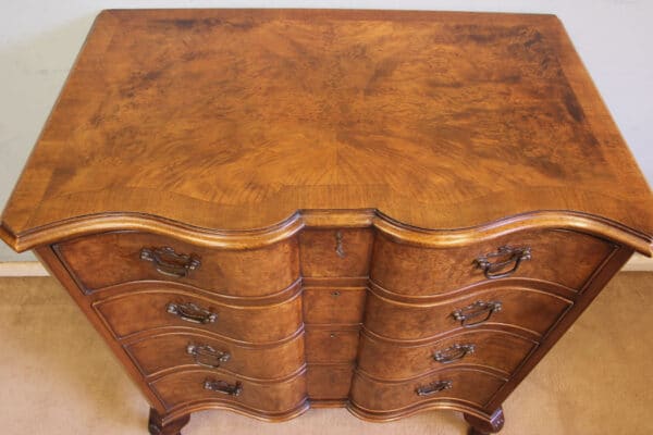Antique Burr Walnut Serpentine Front Chest of Drawers - Image 4