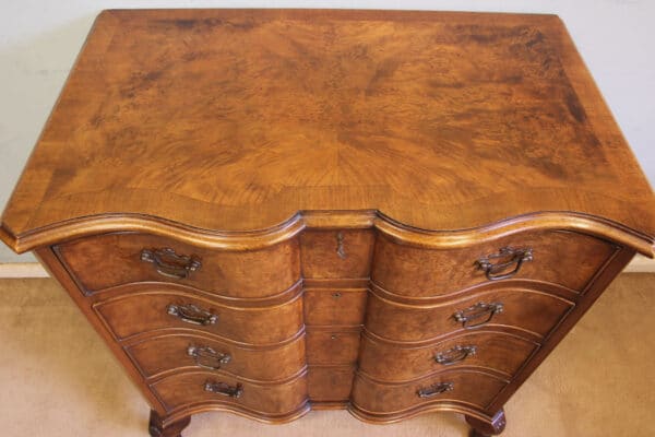 Antique Burr Walnut Serpentine Front Chest of Drawers Antique, Antique Chest Of Drawers 6